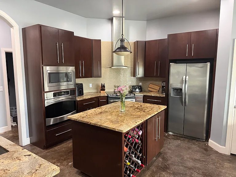 319 Taylam Rd — Photo 13