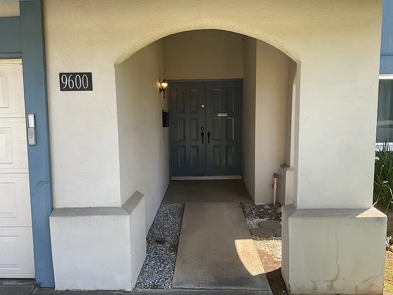 9600 Allegheny Dr — Photo 4