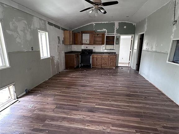 5th image of 924 Old Leasburg Rd