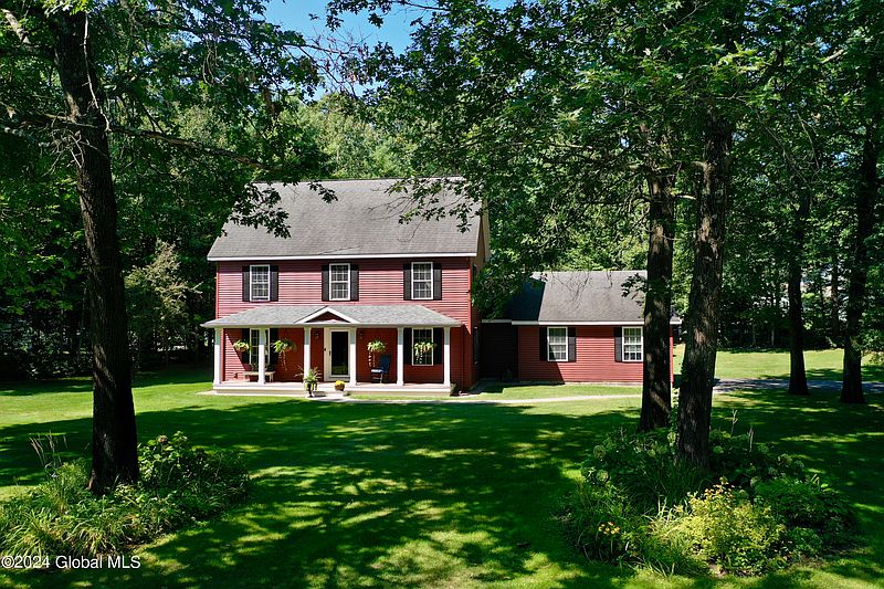 2nd image of 33 Oak View Drive