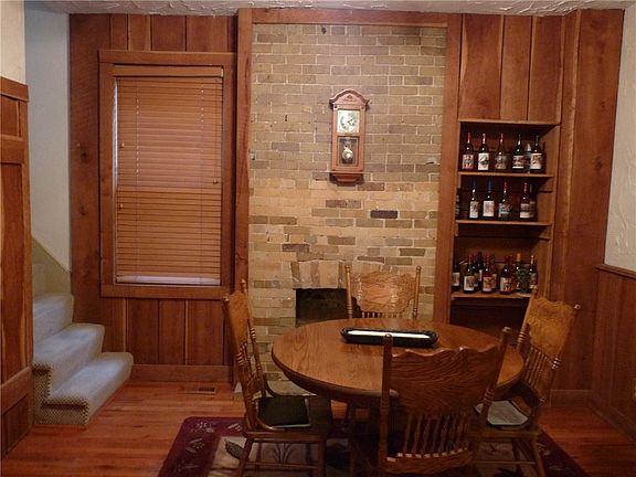 5th image of 490 Lincoln Ave