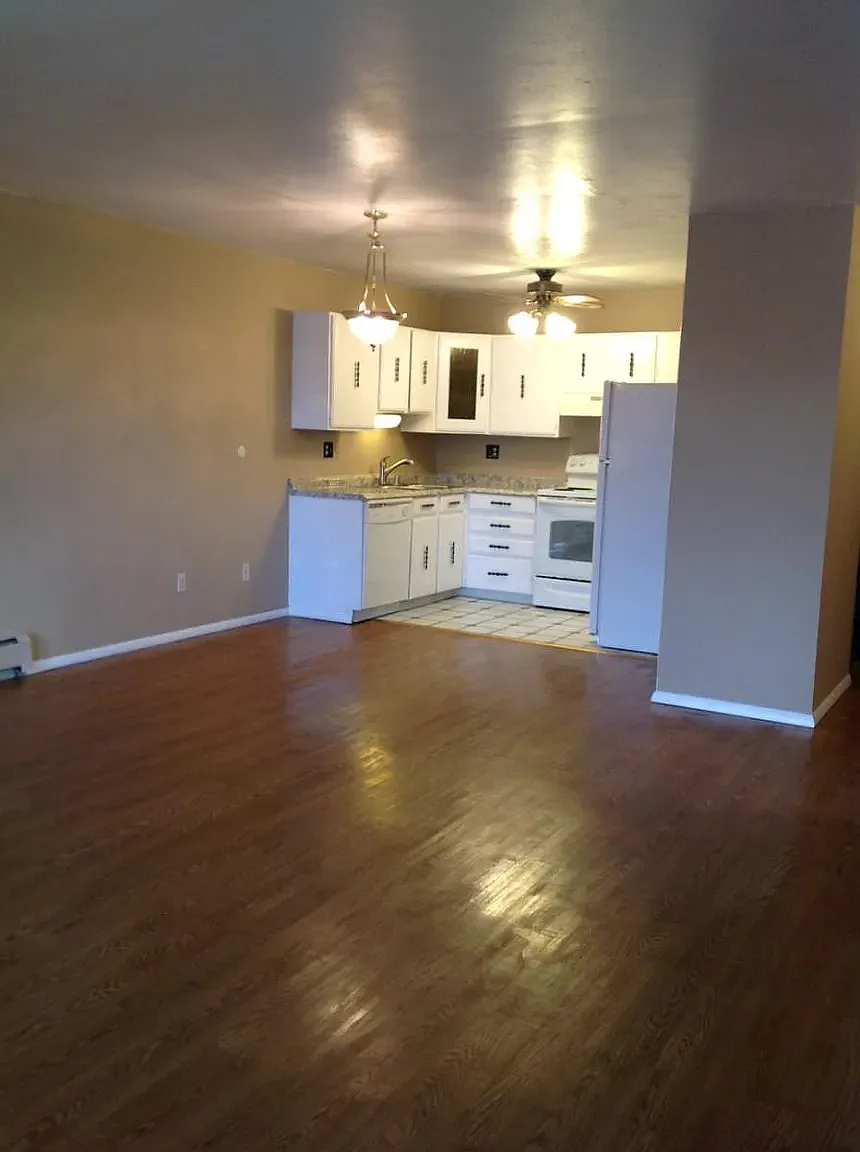 2 bed, 1100 sqft, $1,500 — Photo 4