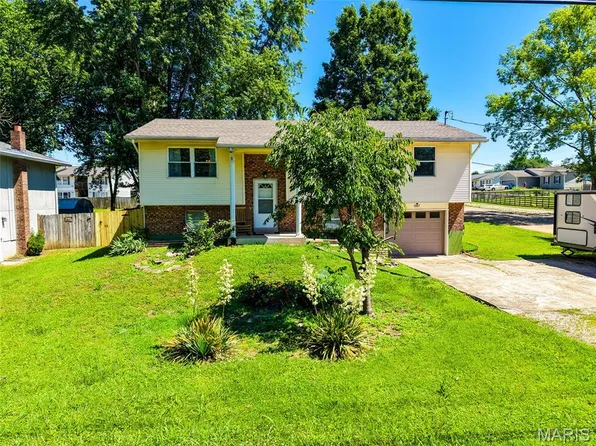 1307 E Chestnut St, Desloge, MO 63601