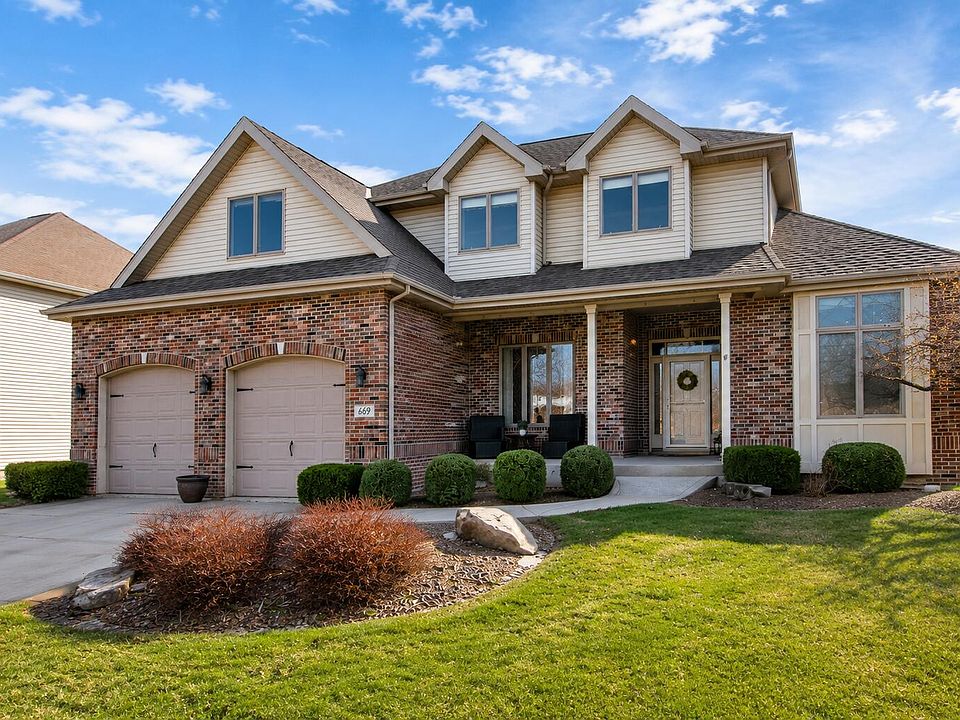 1st image of 669 Davis Cir