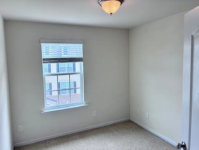 6025 Kentworth Dr — Photo 15