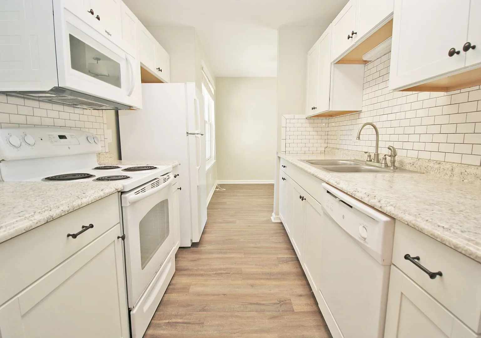Pre-Leasing for 2027-2028! 1150 Olympia Avenue, Unit B 3 Bedroom, 2 Bathroom — Photo 4