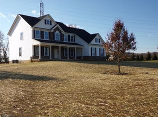 26 Highlands Way, Phillipsburg, NJ 08865