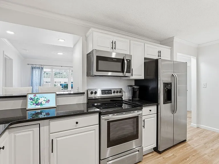 1425 Central Dr — Photo 23