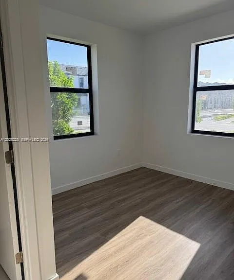 64 NW 10th Ter #64 — Photo 13