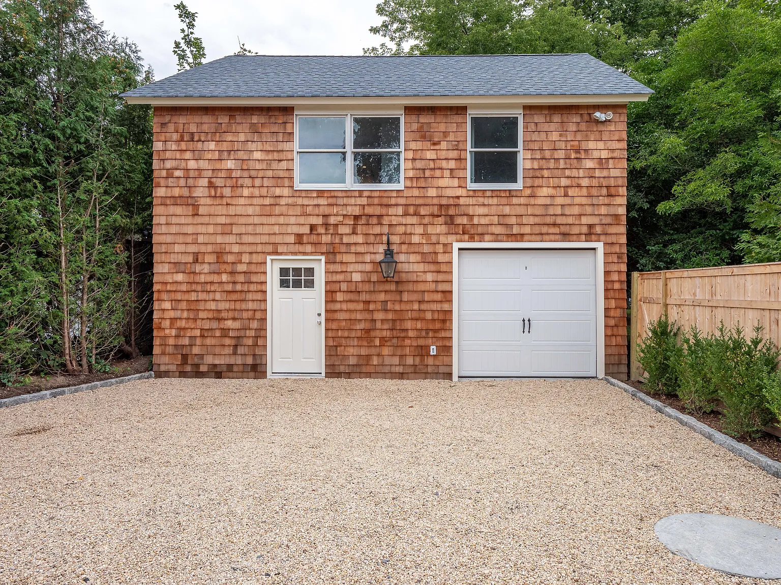 Elm Street Cottage B — Photo 1