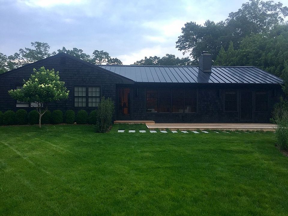 1st image of 25 Woodbine Dr