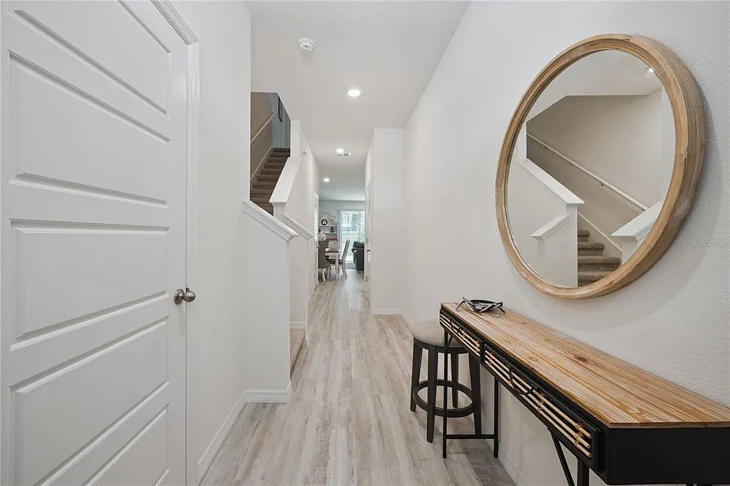 3 bed, 2.5 bath, 1758 sqft, $2,000 — Photo 3