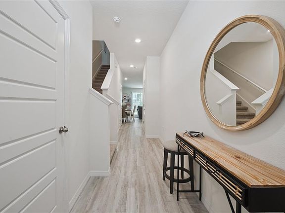 3rd image of 2076 Monteverde Ave
