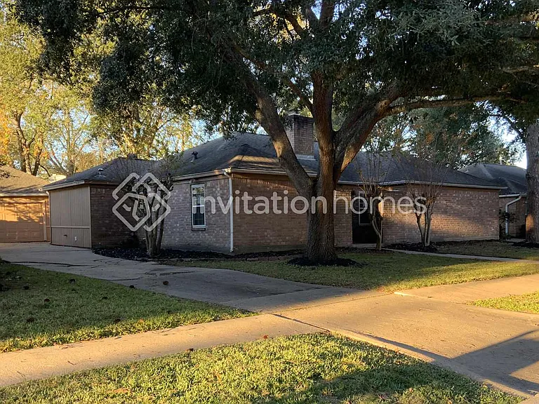 16395 Havenpark Dr — Photo 1