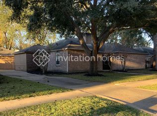 16395 Havenpark Dr, Houston, TX 77059
