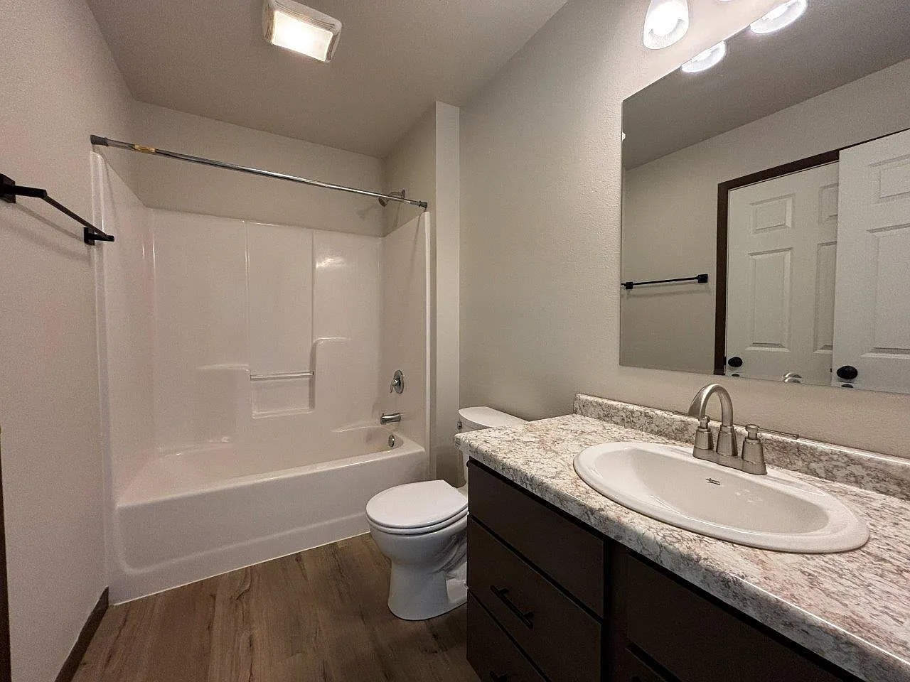 Chase Street Apartments — Photo 2
