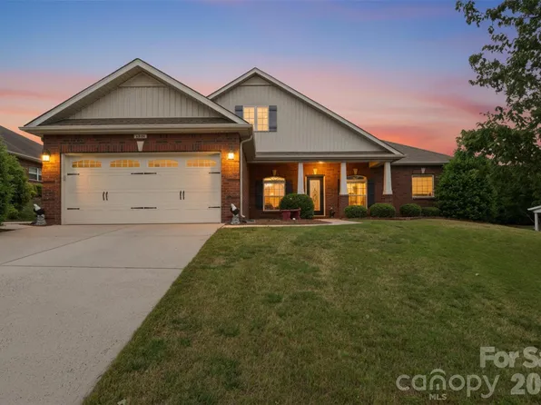 2425 Winnsford Ln, Gastonia, NC 28056