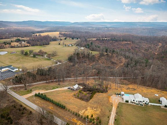 4th image of 301 Andy Haney Rd