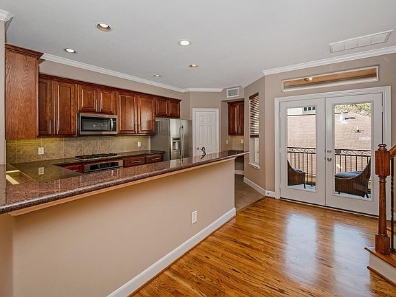 4th image of 1113 Peveto St Unit B
