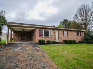 104 Ridgeview Rd, Hurt, VA 24563