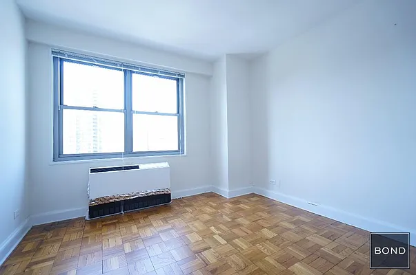 Rented by Bond New York | media 16