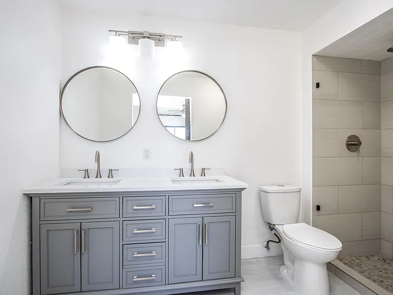 3102 E Clarendon Ave #207 — Photo 21