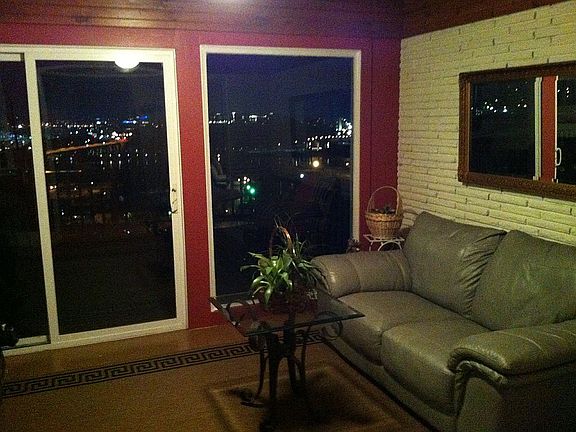 Sunroom adjoins liv/din