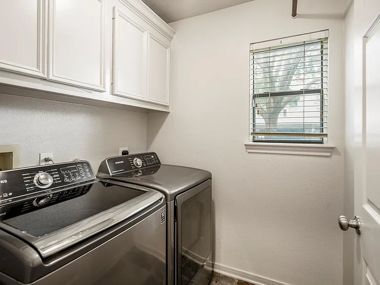 2719 La Branch St — Photo 8