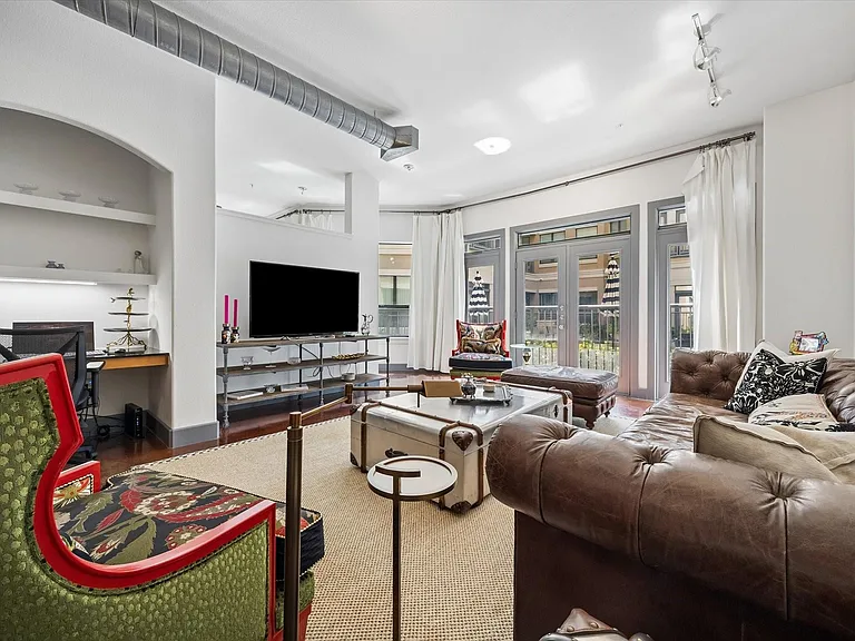 1901 Post Oak Blvd #1404 — Photo 8