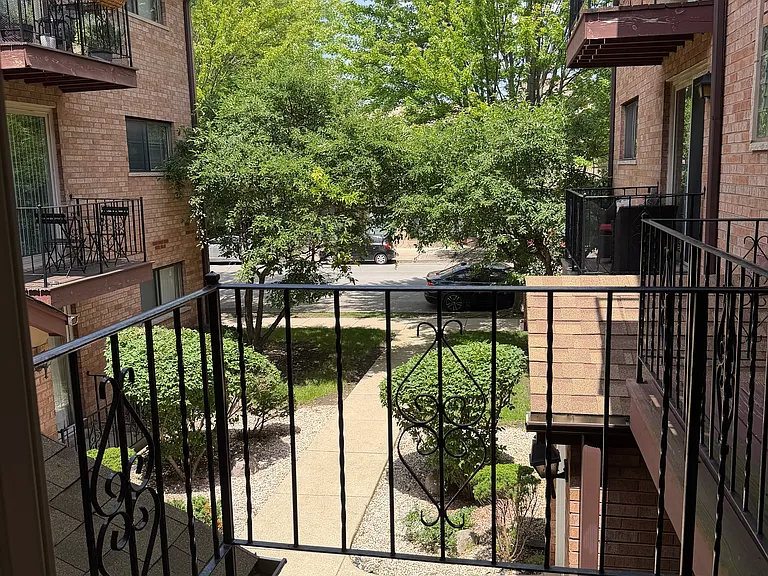 5819 W Higgins Ave #2D — Photo 17