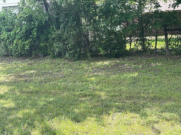 4th image of 1907 E Overton Rd