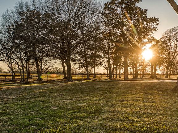 5th image of 23032 Oak Rd