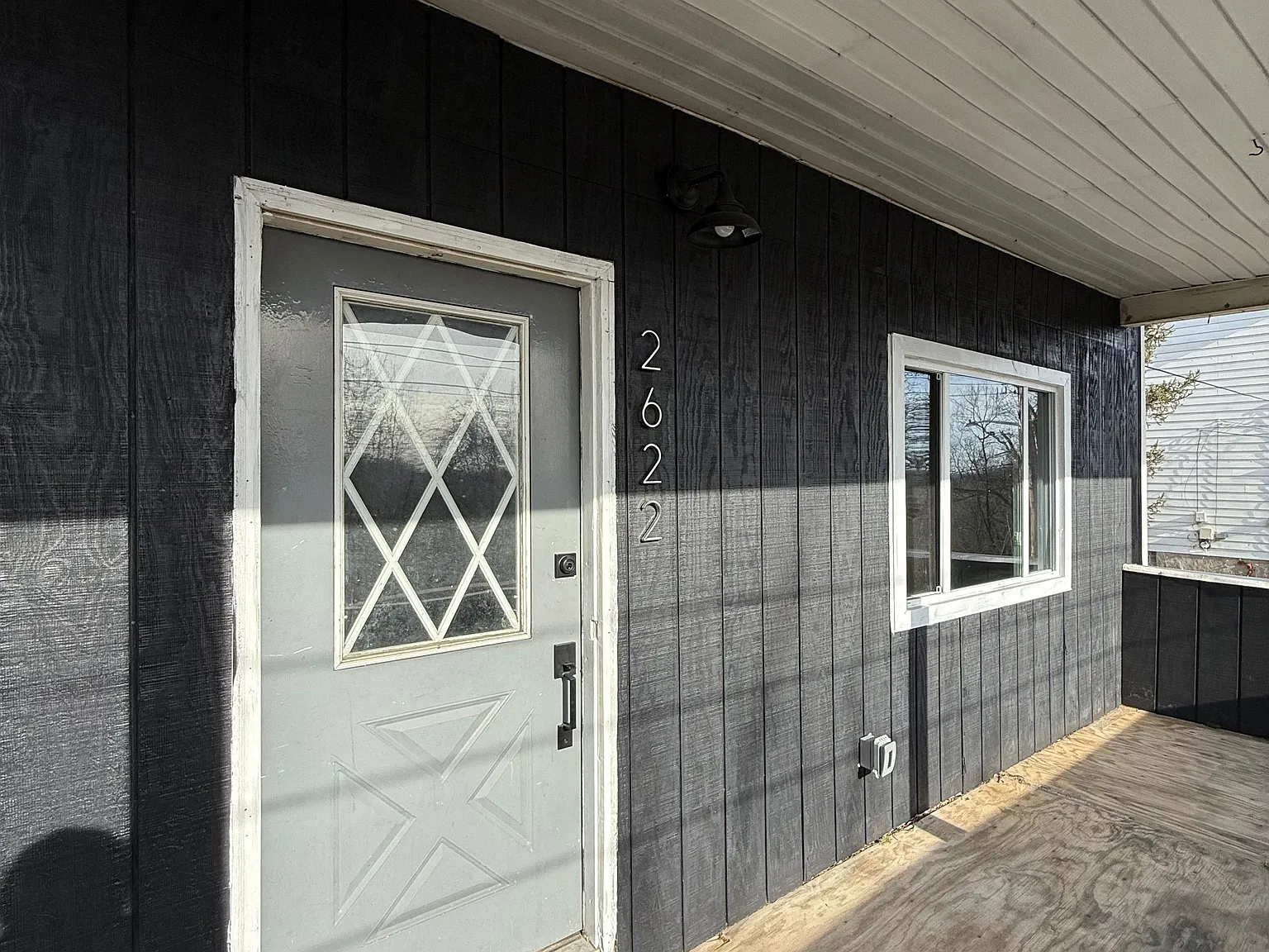 3 bed, 1.0 bath, 1300 sqft, $1,400 — Photo 2