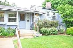 1st image of 2333 Fernwood Ave
