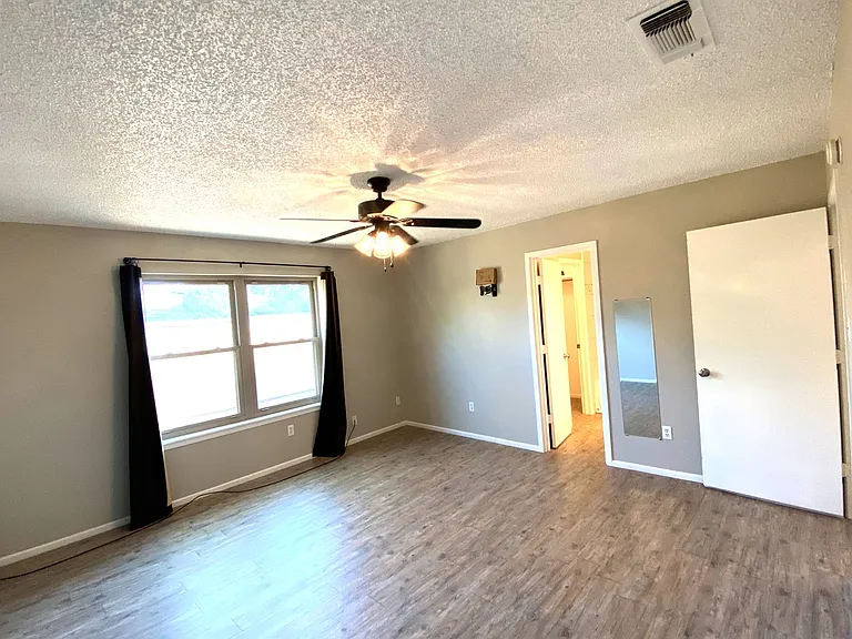 9818 Jordan Ave — Photo 20