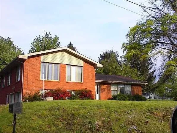 115 N Oak St, Griggsville, IL 62340