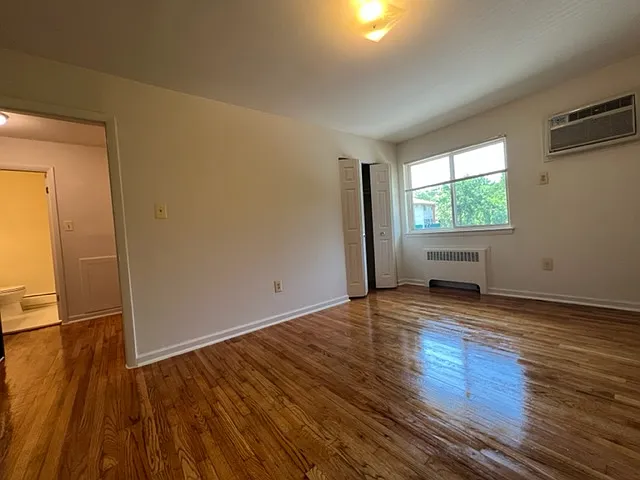 Riverdale Village Apartments — Photo 18