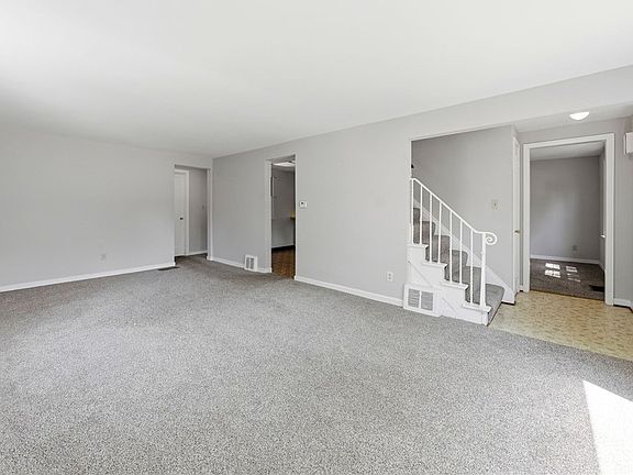 4th image of 114 Brockett Dr