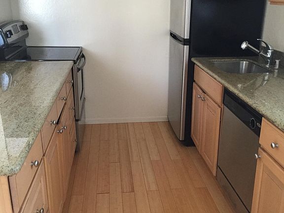 4th image of 1116 Capuchino Ave