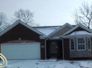 4146 Pepper Tree Ln, Howell, MI 48843