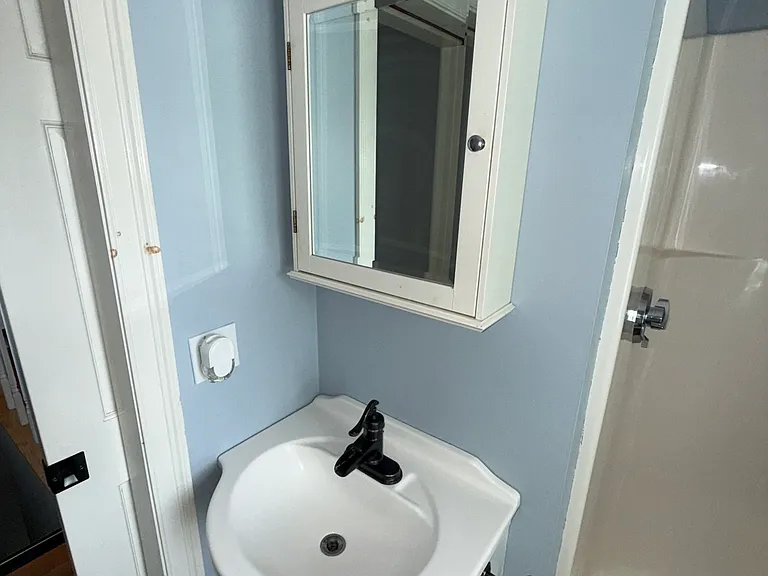 396R Washington St — Photo 17