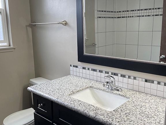 3rd image of 1016 Panorama Dr APT 1