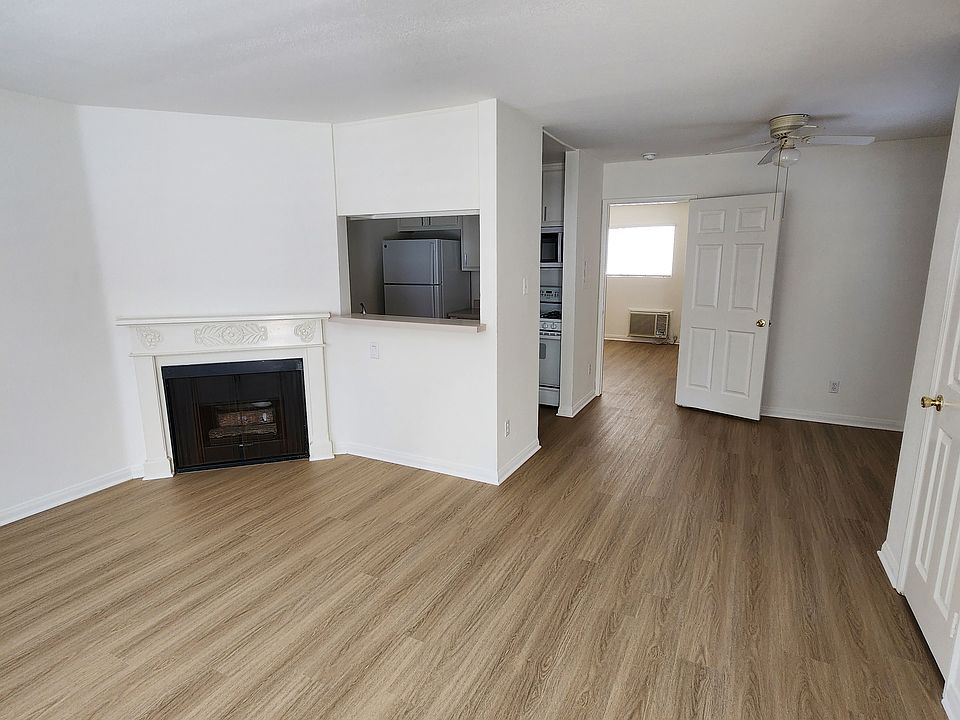 One Bedroom One Bath
Living Room
