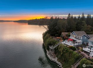 71 E Grape Dr, Grapeview, WA 98546