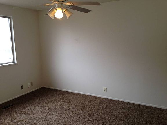 4th image of 2214 W Bonniebrook Dr APT A