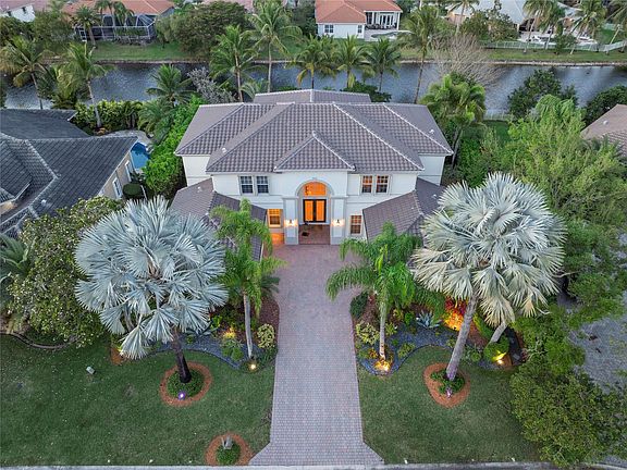 5th image of 11815 NW 10th Place