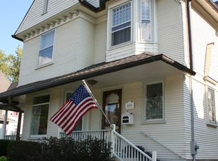 433 Dupage St, Elgin, IL 60120