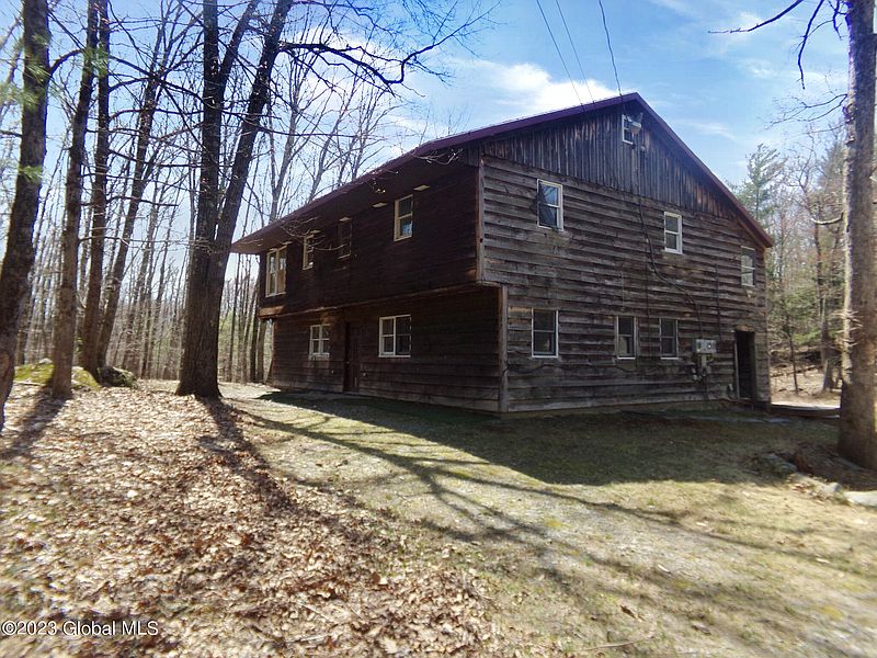 2nd image of 201 Snake Hill Road
