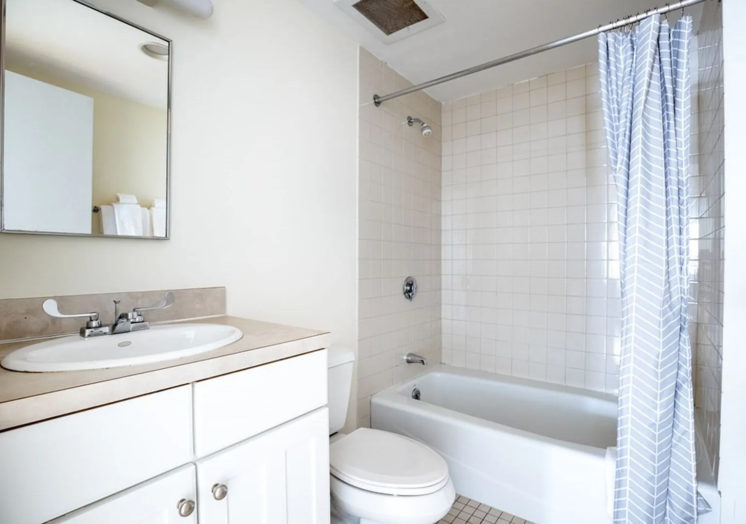 Back Bay Downtown free rent — Photo 4