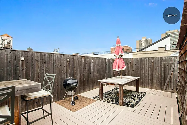 Sold by Triplemint | media 18